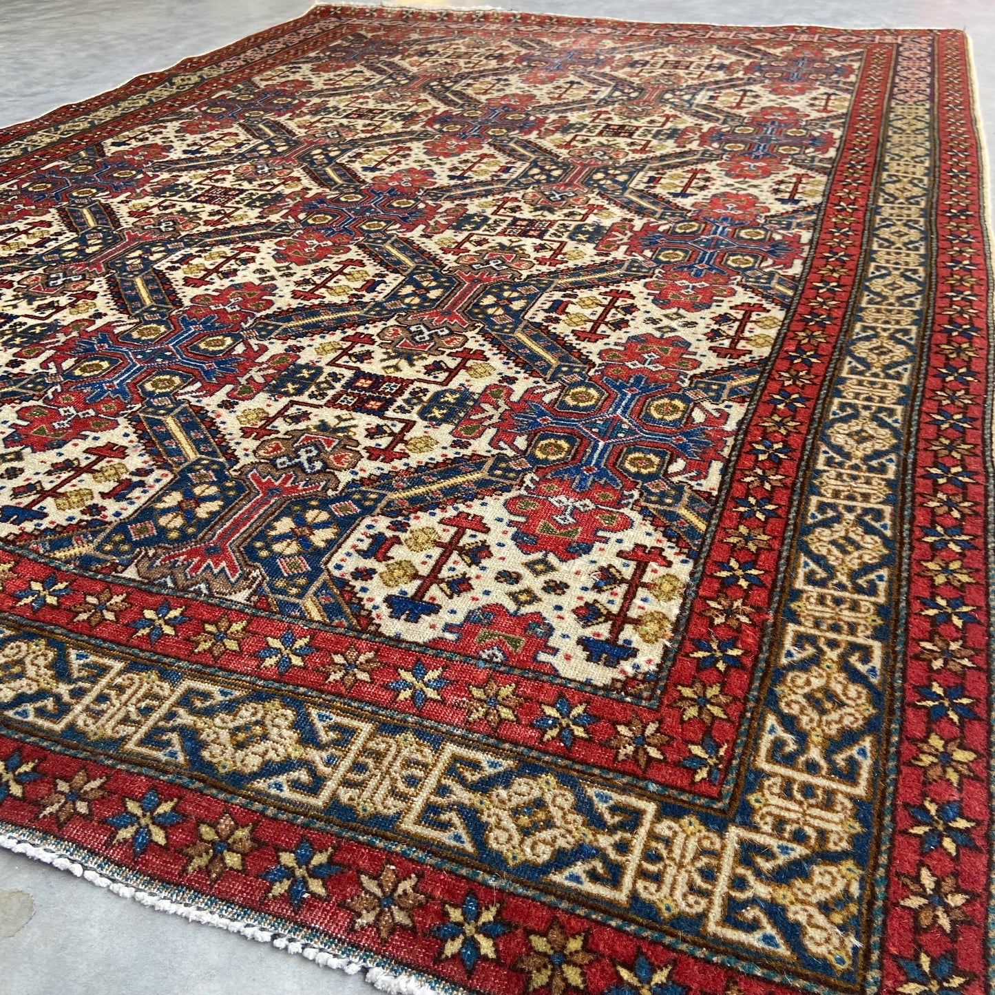 Vintage Russian Accent Rug #R1241 - 4'5" x 6'5"