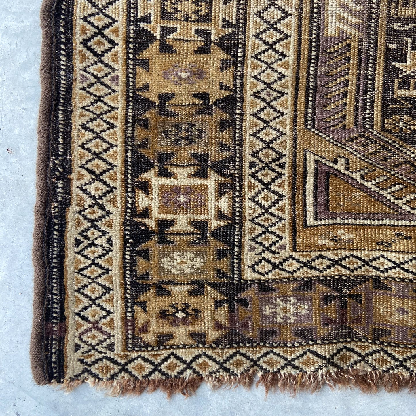 Antique Shirvan Accent Rug #R1252 - 3'7" x 5'4"
