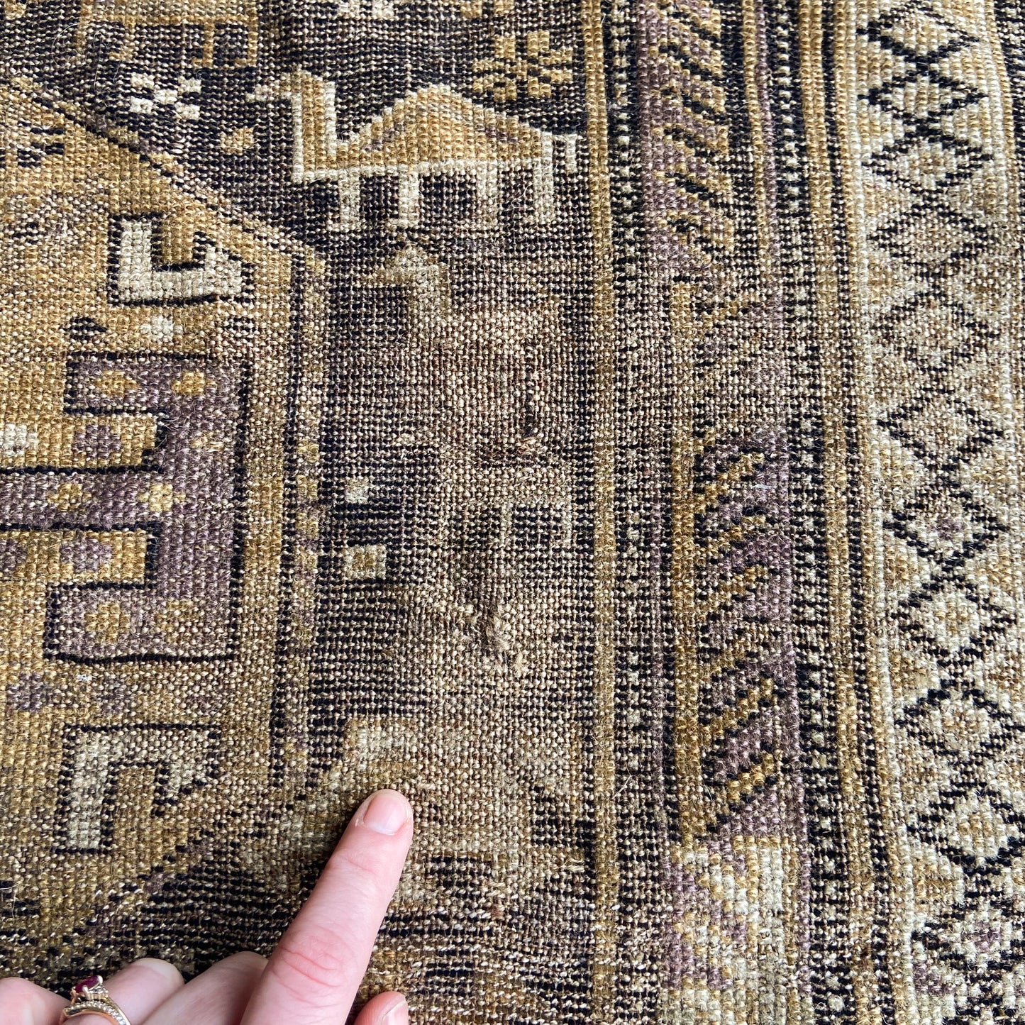Antique Shirvan Accent Rug #R1252 - 3'7" x 5'4"