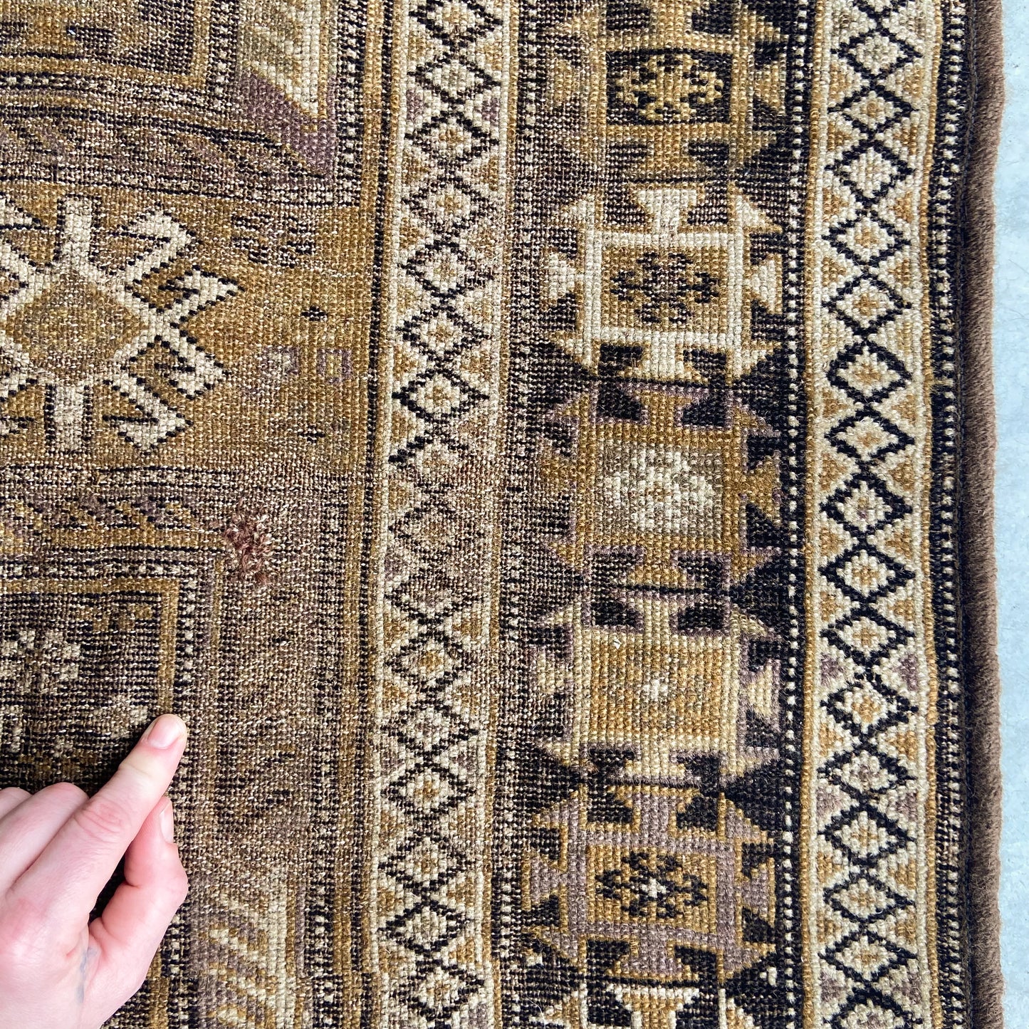 Antique Shirvan Accent Rug #R1252 - 3'7" x 5'4"