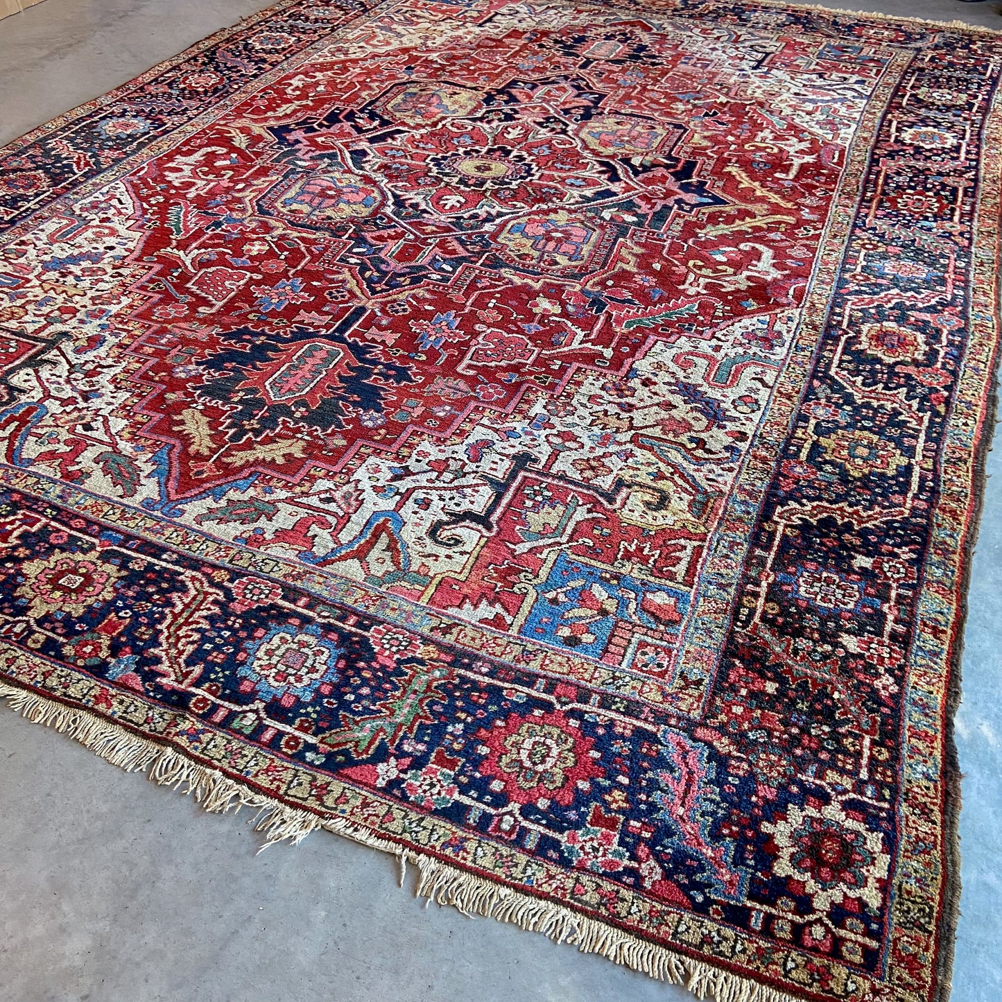 Antique Heriz Area Rug #R1025 - 8'11" x 12'8"