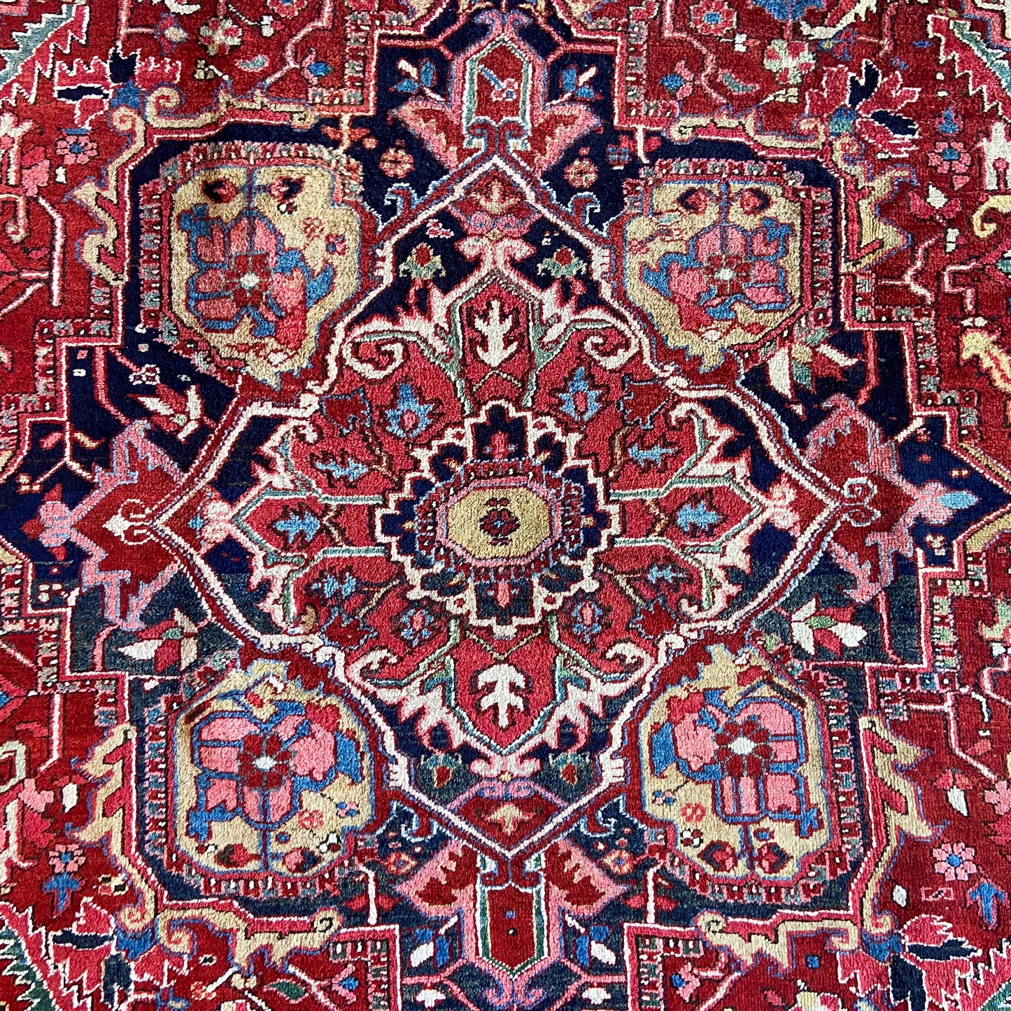 Antique Heriz Area Rug #R1025 - 8'11" x 12'8"