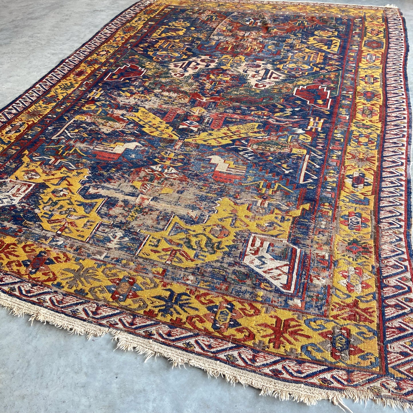 Antique Dragon Soumac Area Rug #R1114 - 5'8" x 7'6"