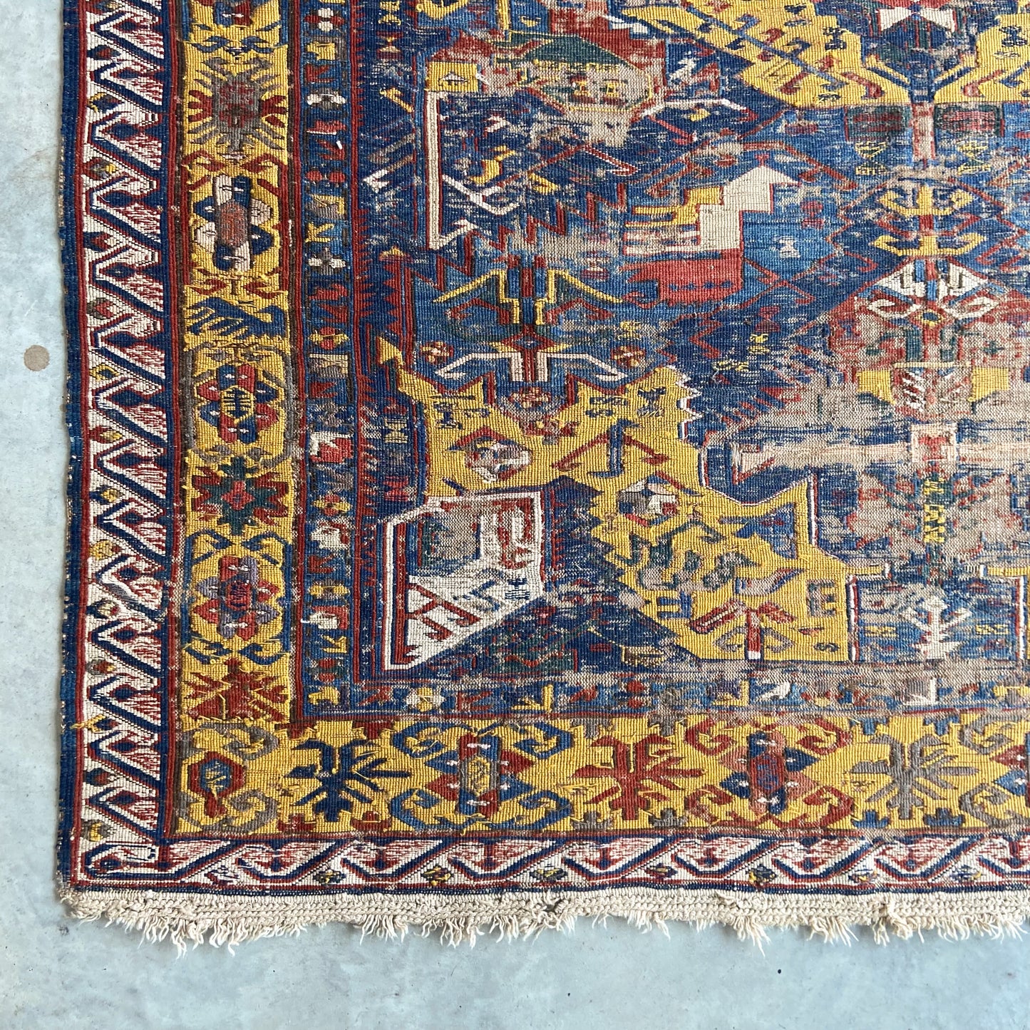 Antique Dragon Soumac Area Rug #R1114 - 5'8" x 7'6"