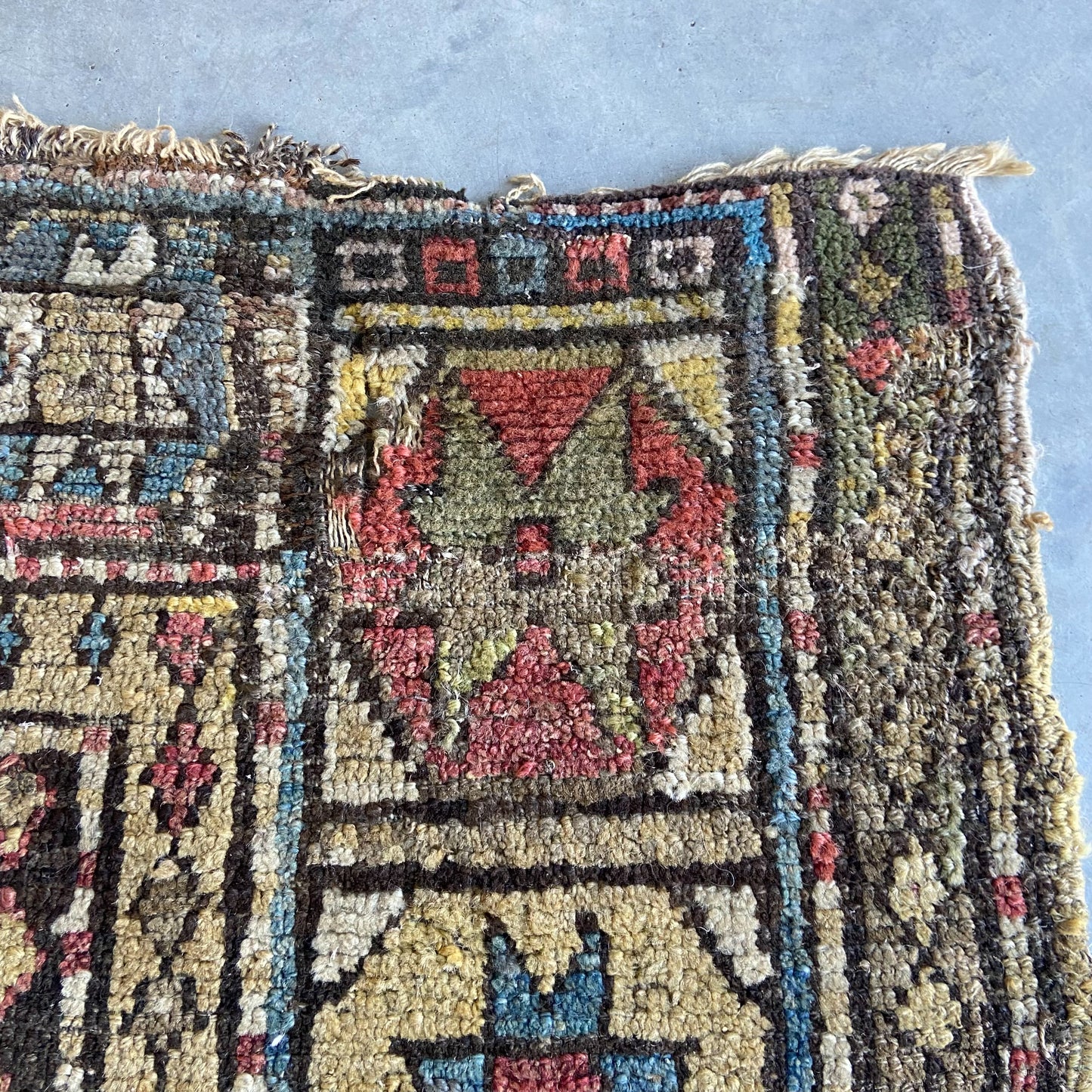 Early Antique Kazak Area Rug #R1151 - 5'7" x 9'9"