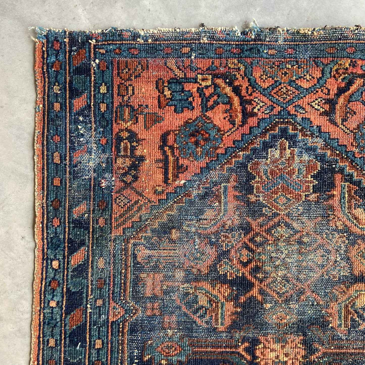 Antique Lilihan Accent Rug #R1095 - 2'9" x 3'7"