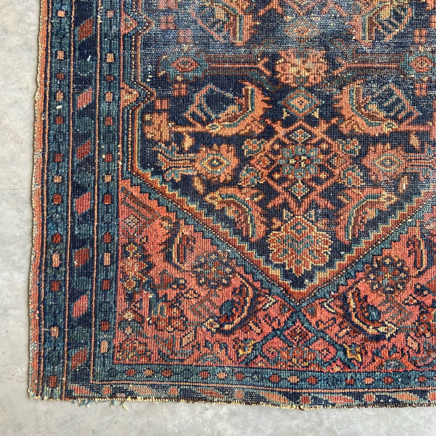 Antique Lilihan Accent Rug #R1095 - 2'9" x 3'7"