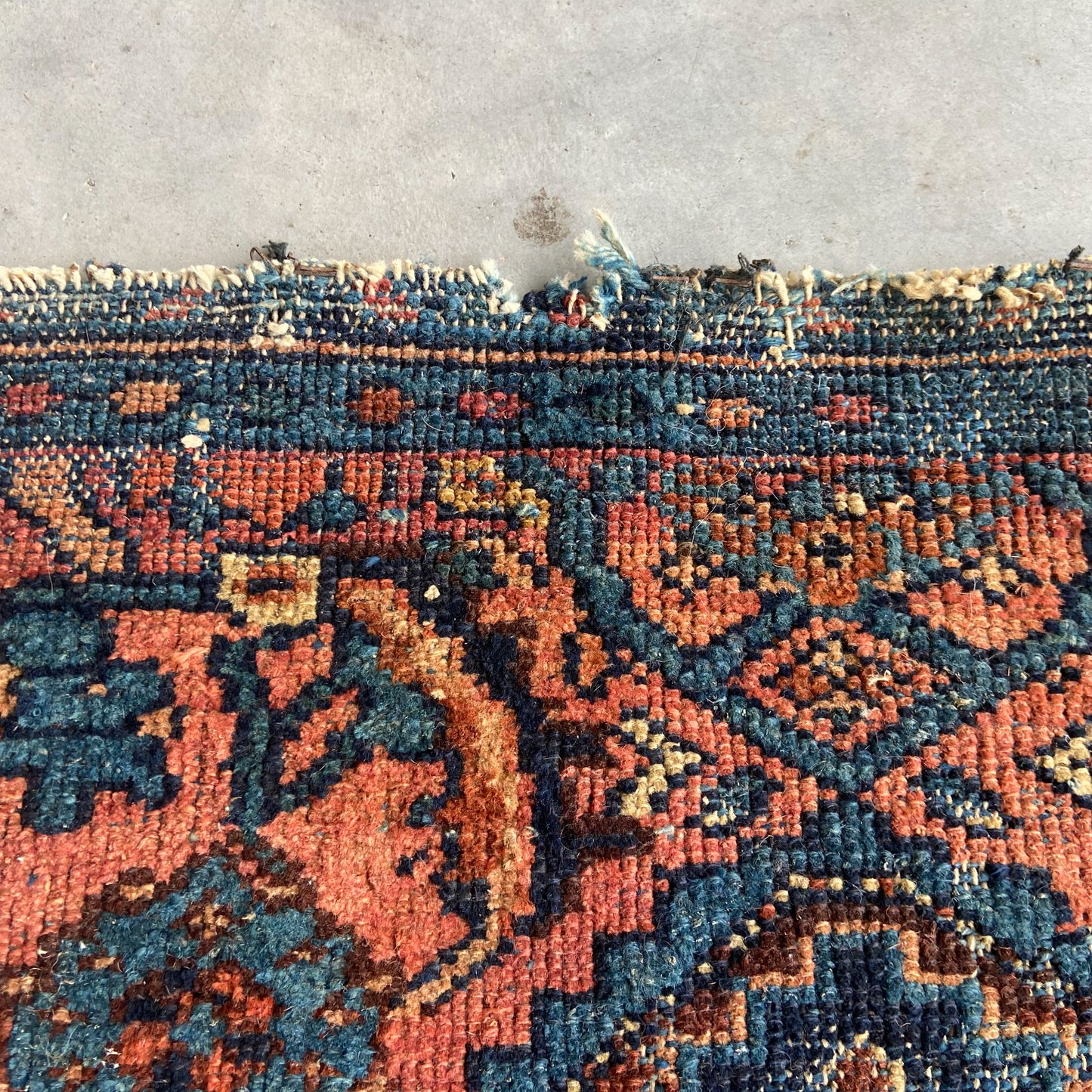 Antique Lilihan Accent Rug #R1095 - 2'9" x 3'7"