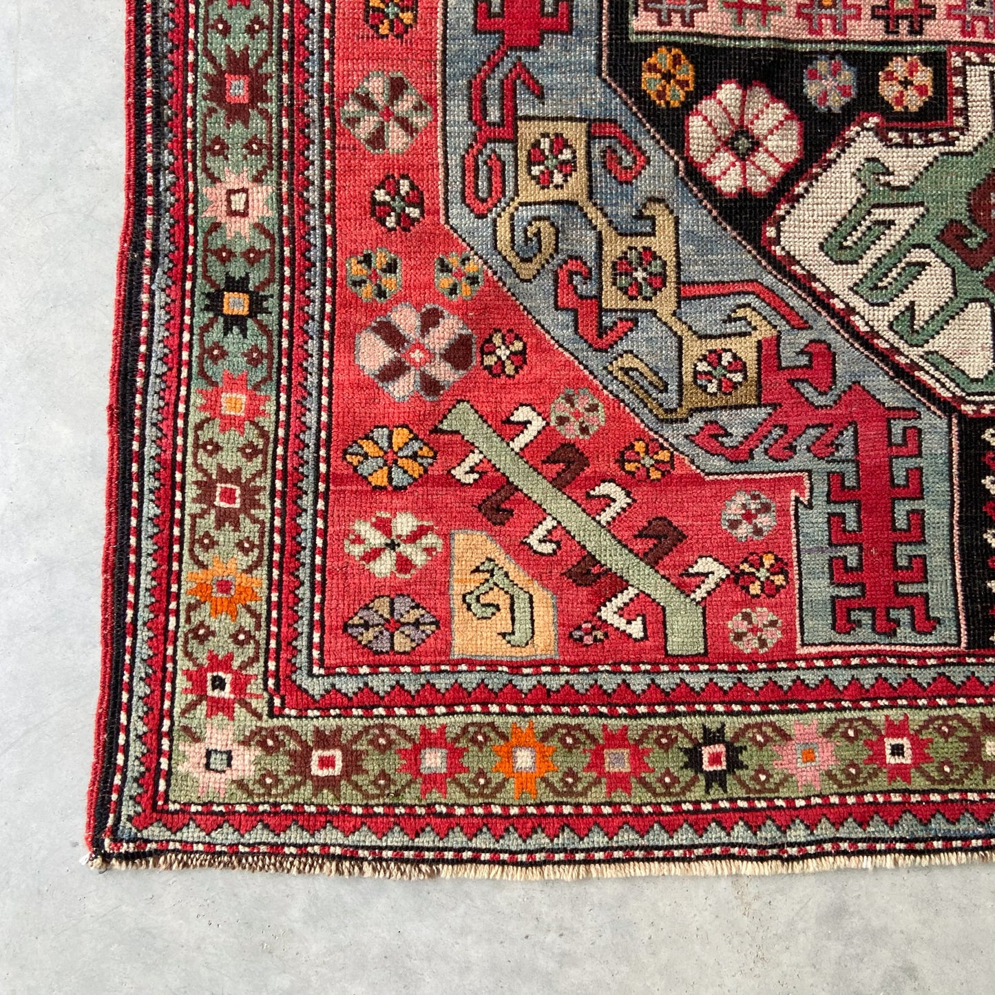 Semi-Antique Lori Pembak Accent Rug #R917 - 4'1" x 7'3"