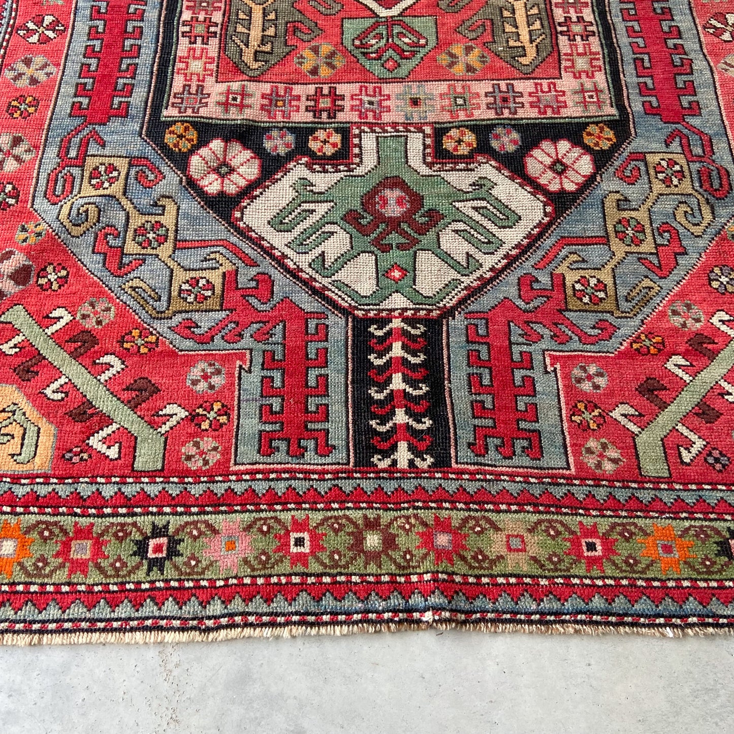 Semi-Antique Lori Pembak Accent Rug #R917 - 4'1" x 7'3"