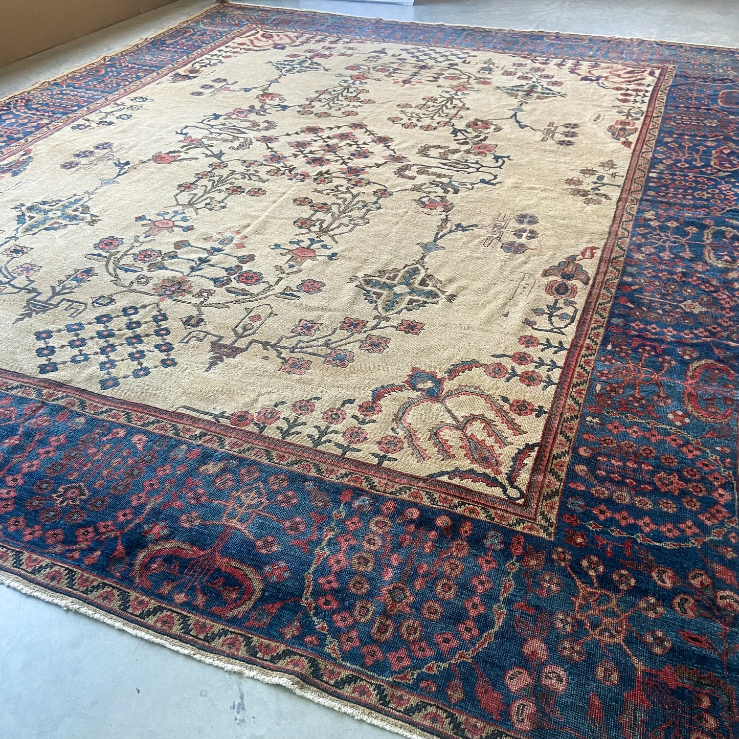 Antique Mahal Oversized Area Rug #R934 - 10'9" x 13'7"