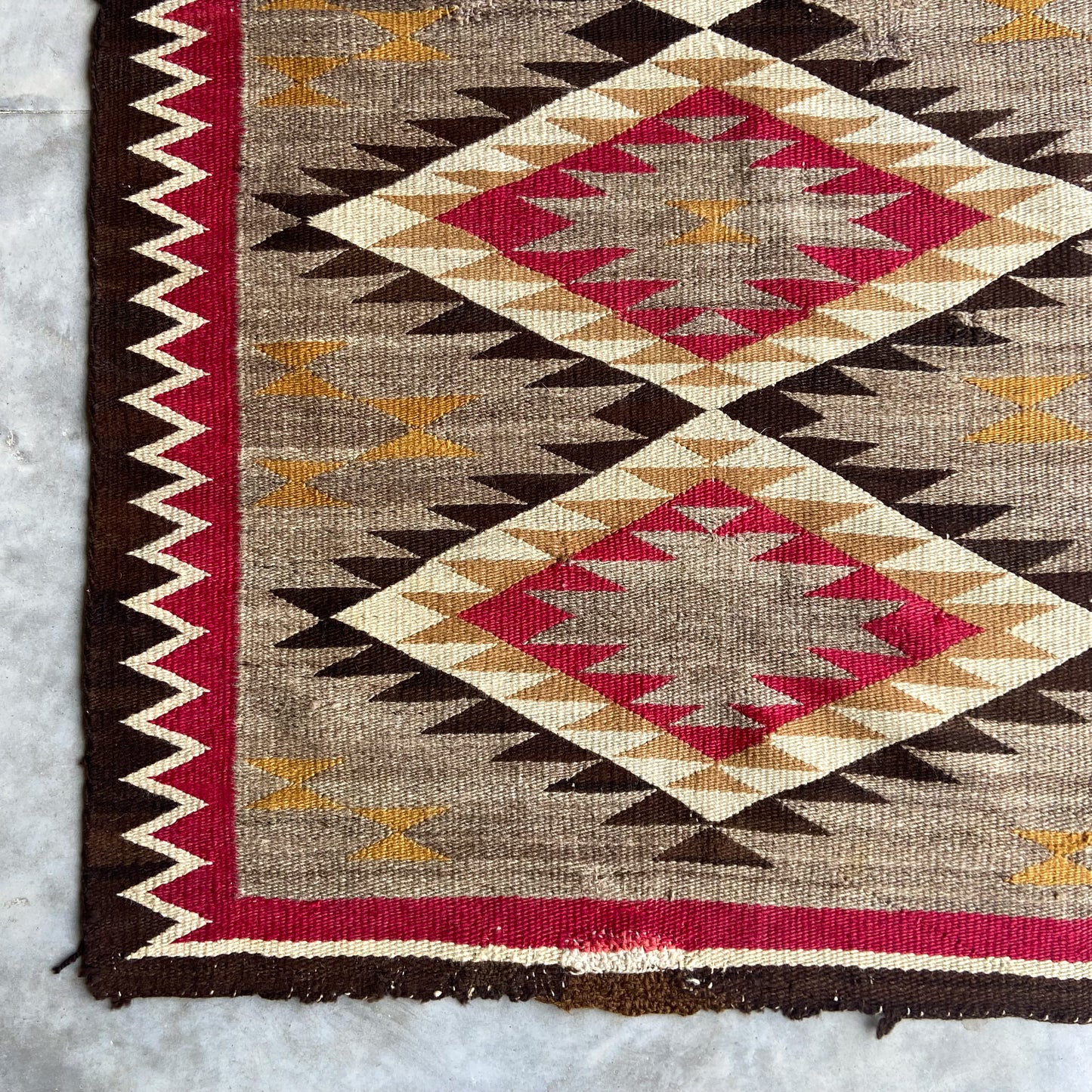Antique Navajo Accent Rug #R1239 - 3'2" x 5'1"