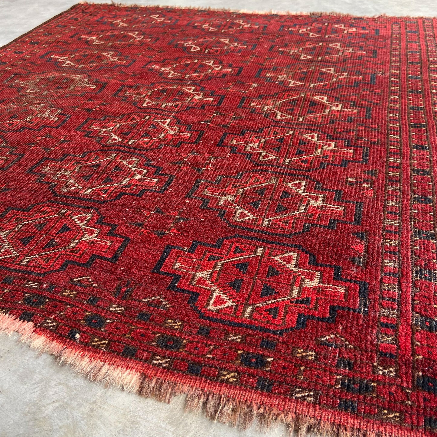 Antique Tekke Accent Rug #R1257 - 2'9" x 3'