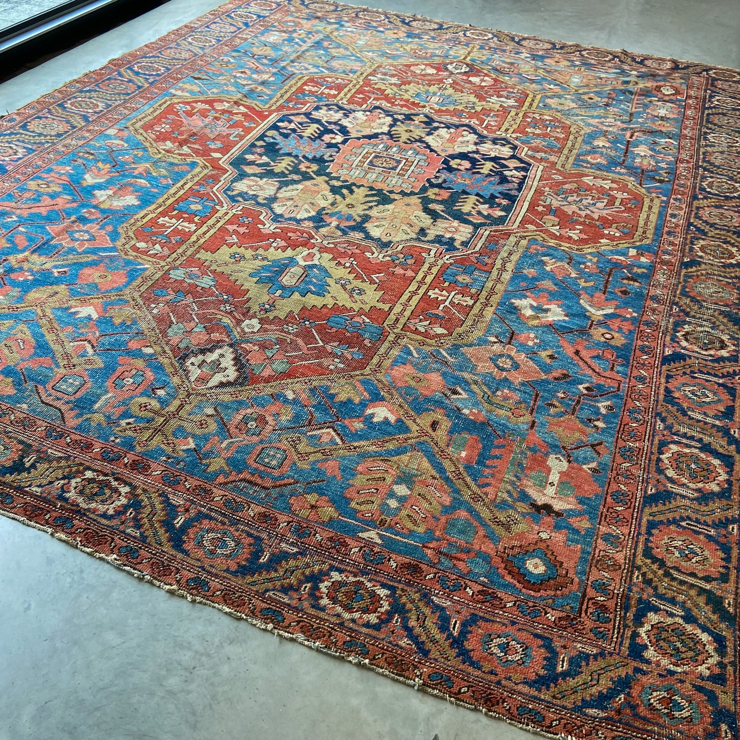 Antique Heriz Area Rug #R844 - 9'9" x 12'2"