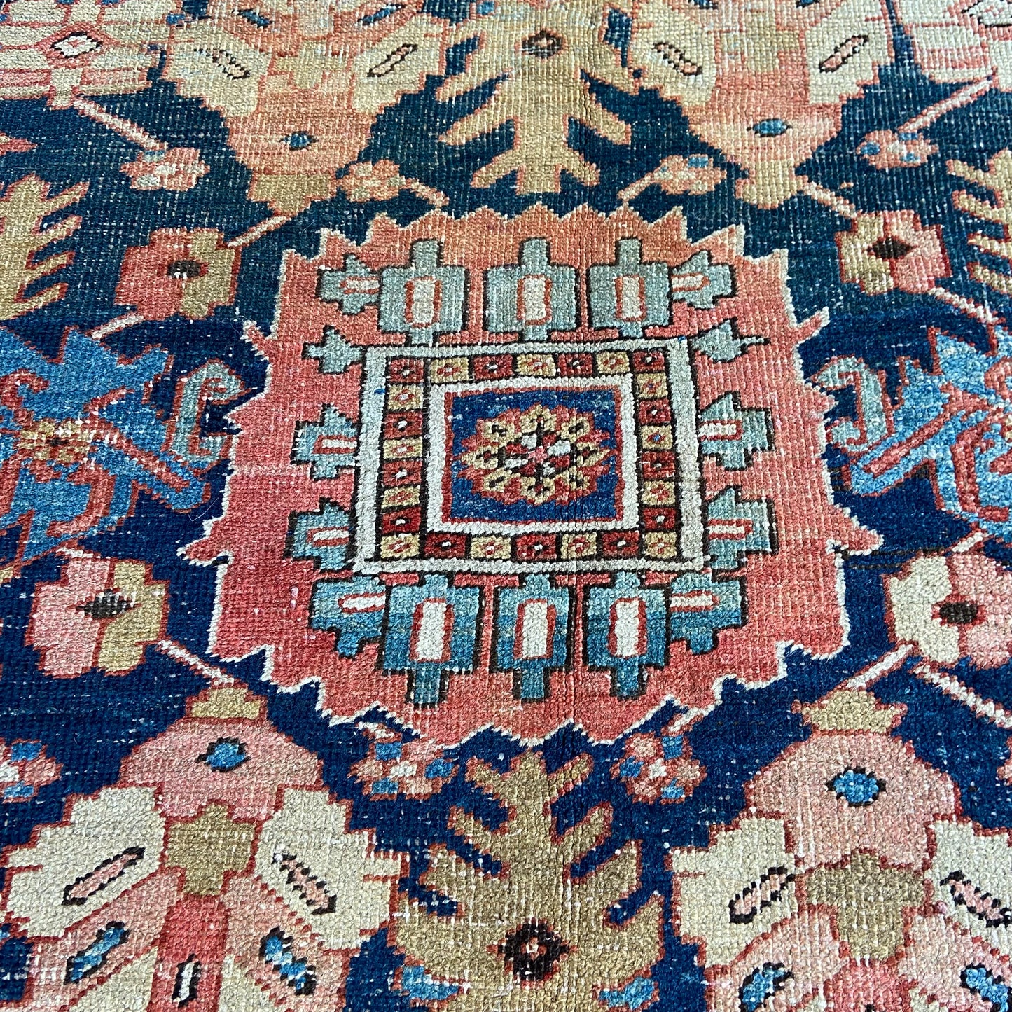 Antique Heriz Area Rug #R844 - 9'9" x 12'2"