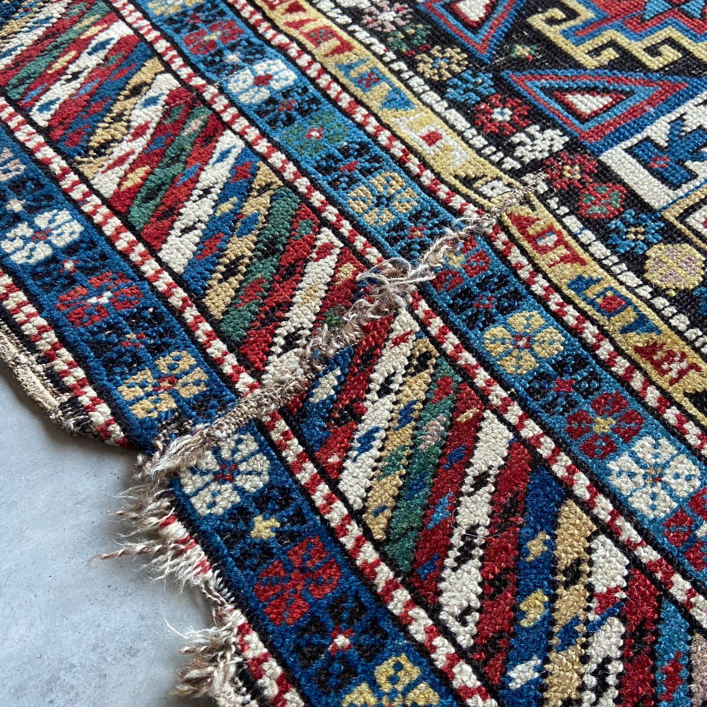 Antique Shirvan Accent Rug #R889 - 3'2" x 5'3"