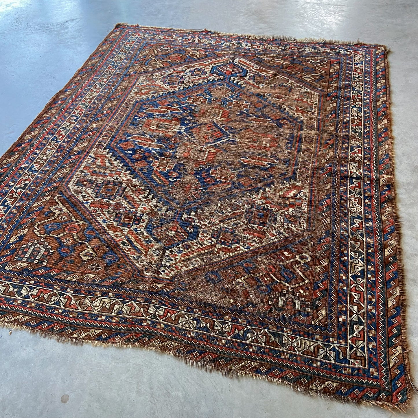 Antique Kamseh Accent Rug #R1026 - 5'5" x 6'10"