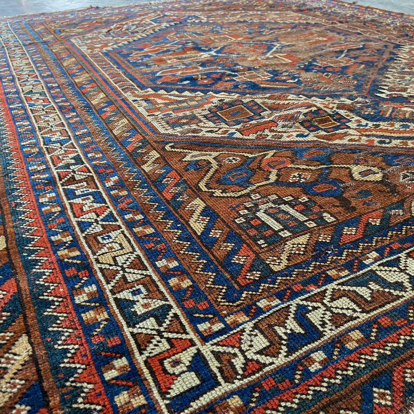 Antique Kamseh Accent Rug #R1026 - 5'5" x 6'10"