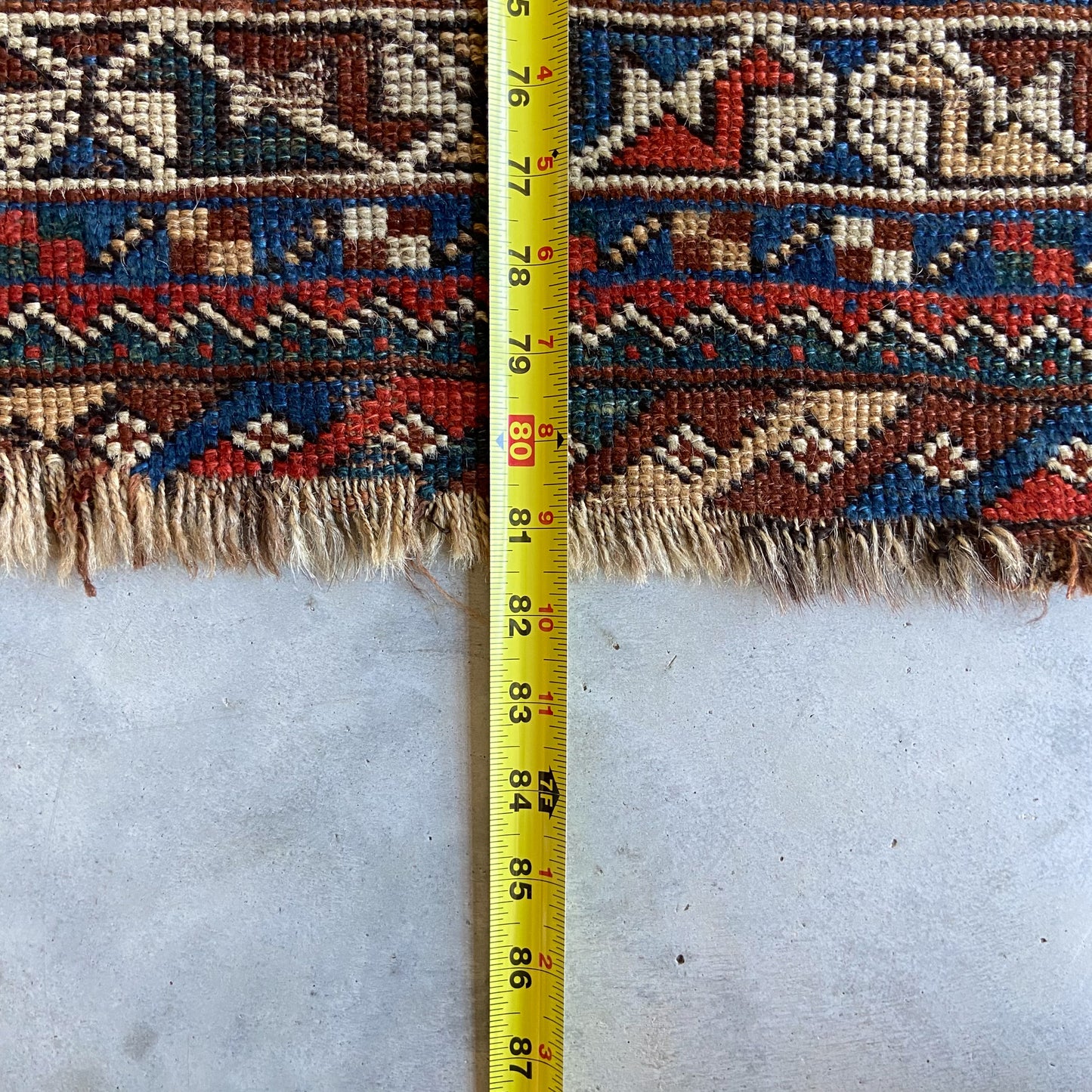 Antique Kamseh Accent Rug #R1026 - 5'5" x 6'10"