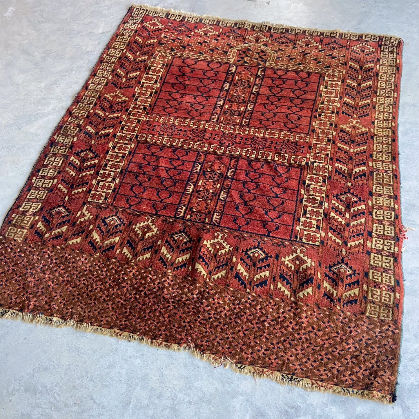 Antique Ensi Accent Rug #R1031 - 3'11" x 4'9"