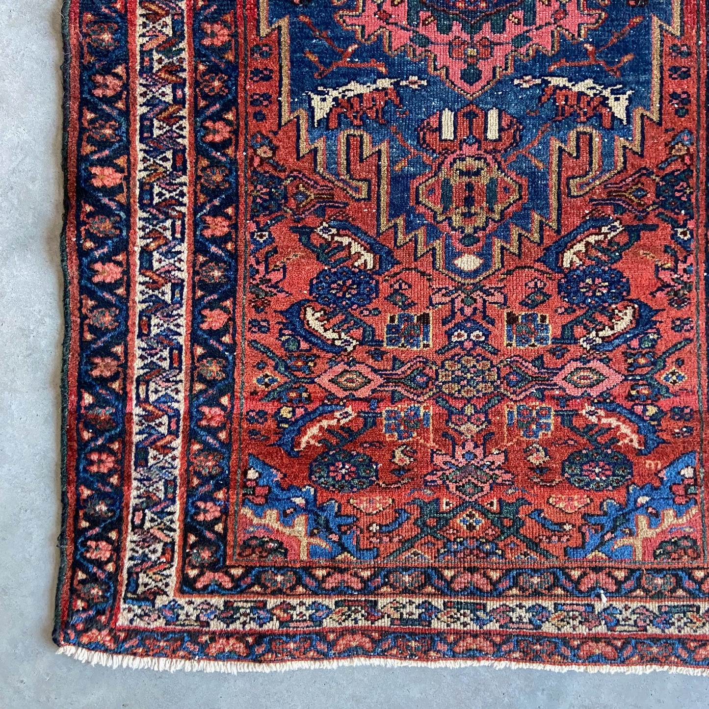 Antique Lilihan Accent Rug #R1032 - 2'6" x 4'2"