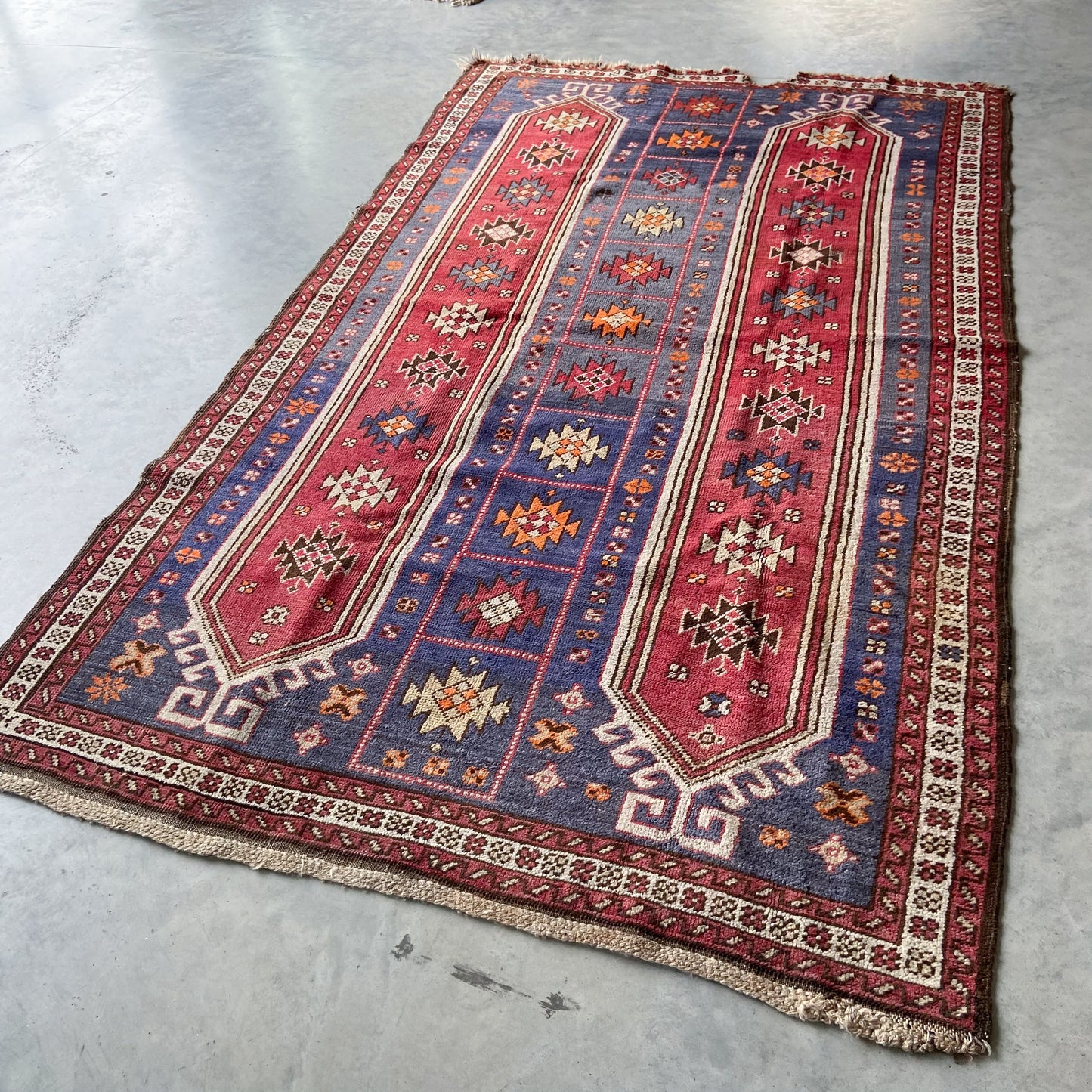 Antique Makri Accent Rug #R1035 - 4'4" x 7'4"