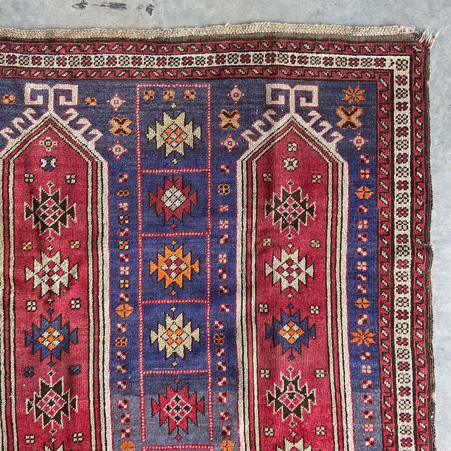 Antique Makri Accent Rug #R1035 - 4'4" x 7'4"