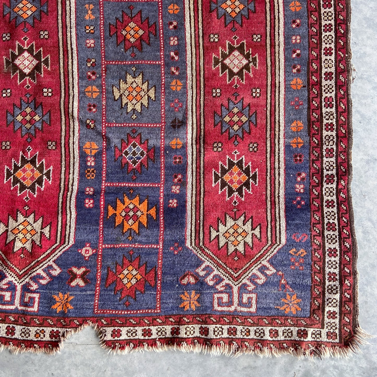 Antique Makri Accent Rug #R1035 - 4'4" x 7'4"