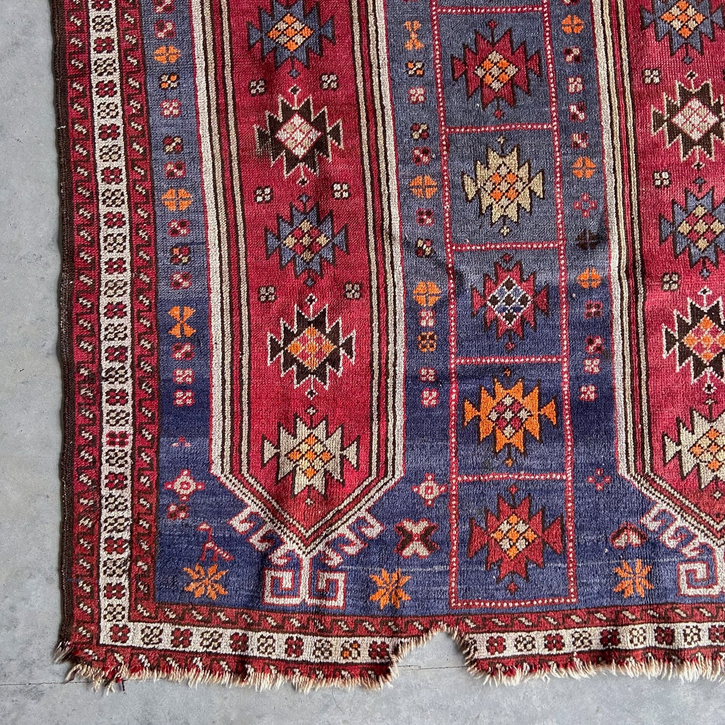 Antique Makri Accent Rug #R1035 - 4'4" x 7'4"