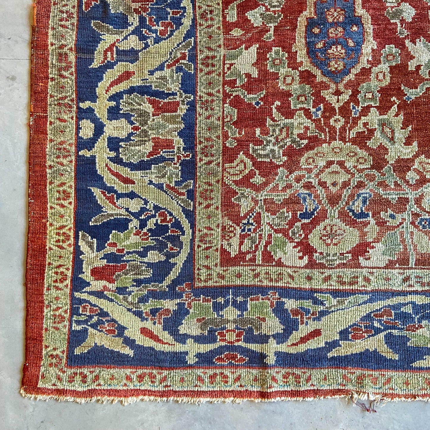 Antique Sultanabad Area Rug #R1041 - 8'8" x 10'8"