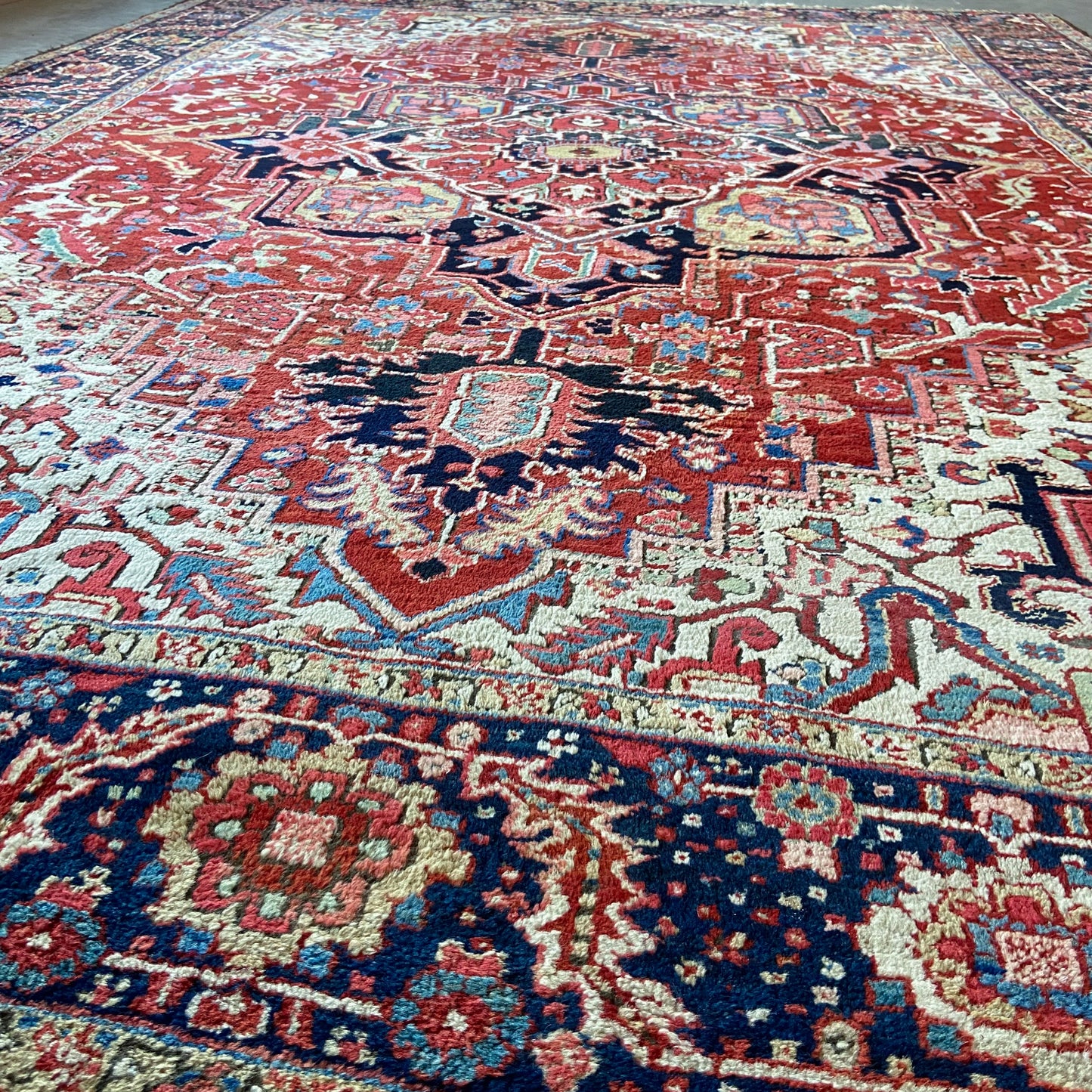 Antique Heriz Area Rug #R1025 - 8'11" x 12'8"