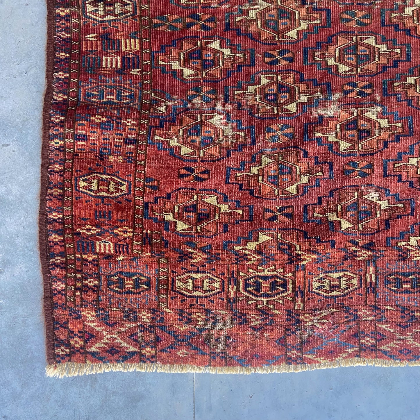 Antique Tekki Accent Rug #R959 - 2'5" x 2'10"