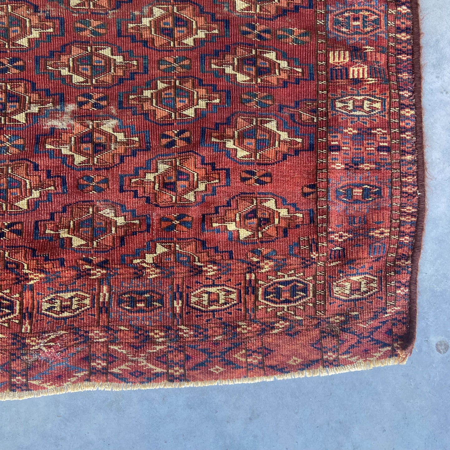 Antique Tekki Accent Rug #R959 - 2'5" x 2'10"