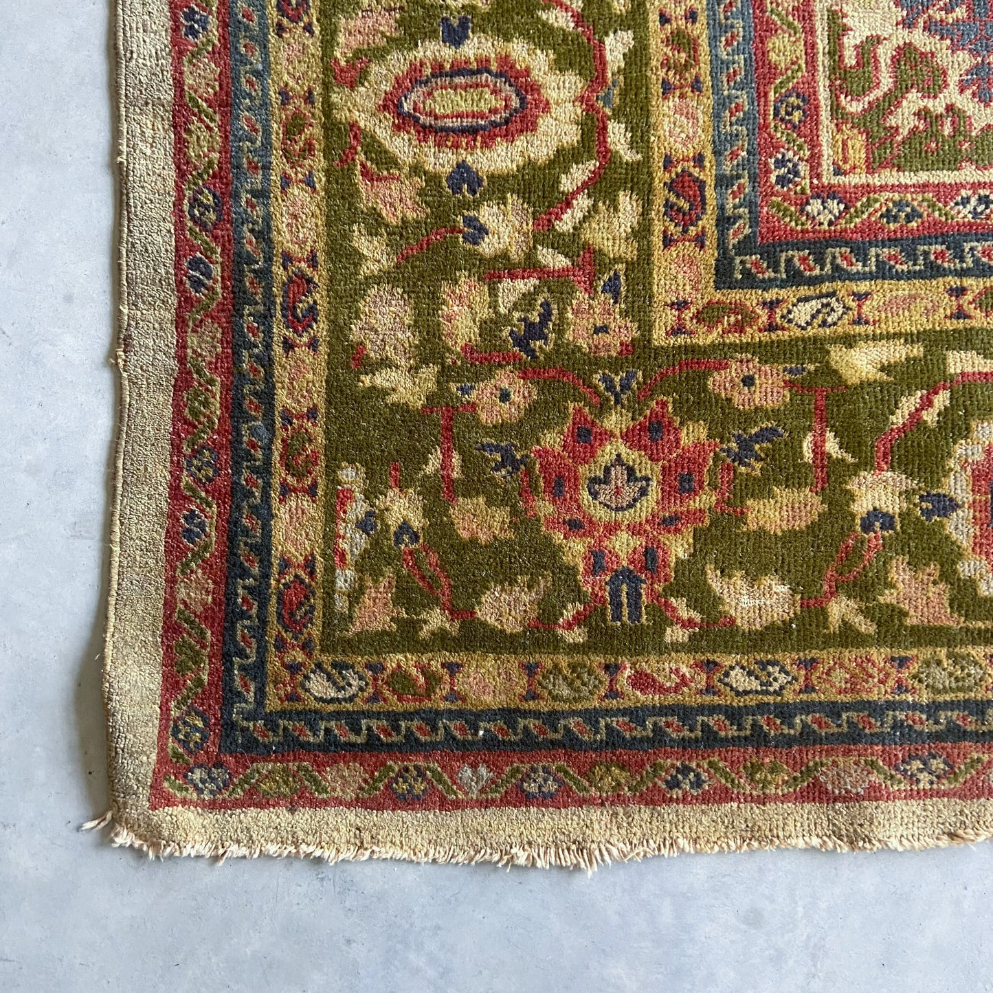 Antique Sultanabad Area Rug #R978 - 9' x 12'