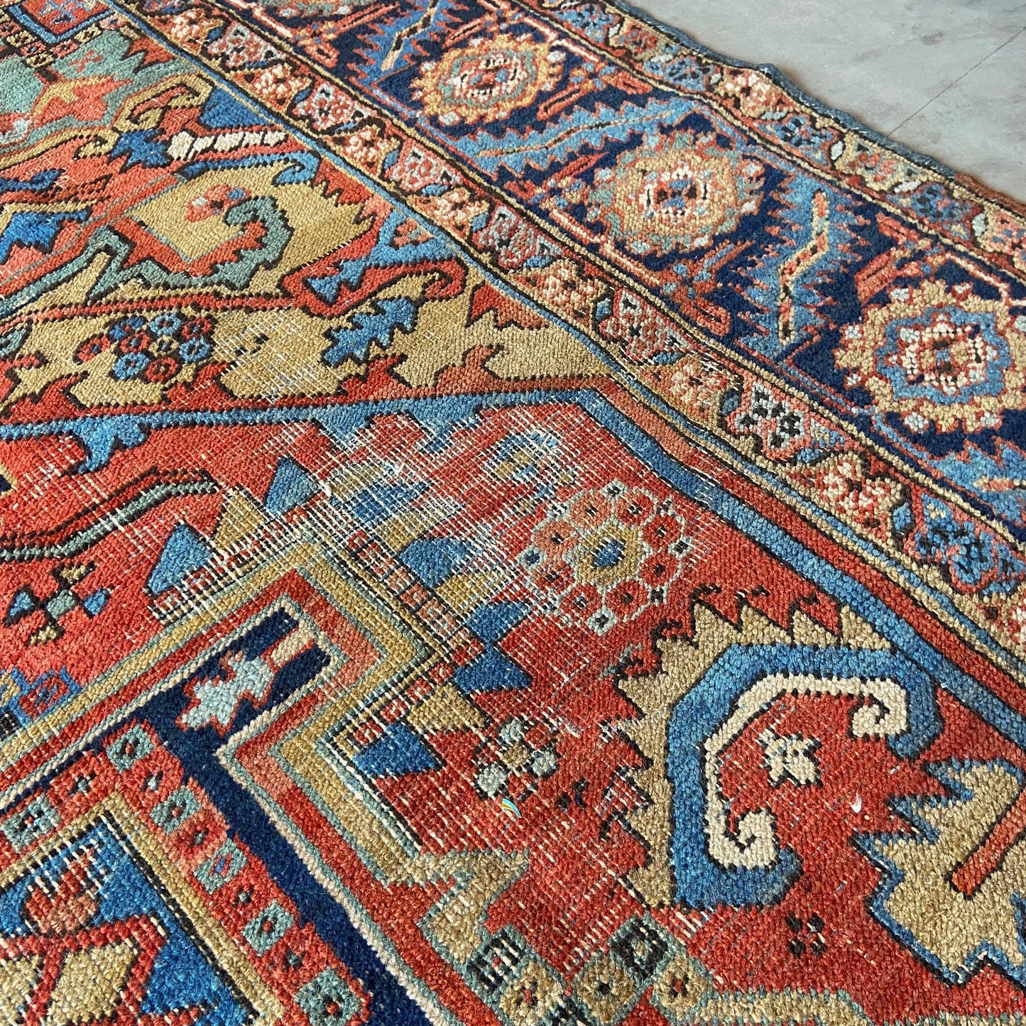 Antique Heriz Area Rug #R983 - 8'1" x 9'10"