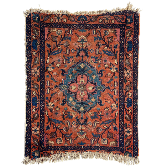 Antique Lilihan Accent Rug #R1280 - 2' x 2'8"